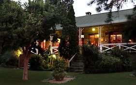 Shamrock Arms Guest Lodge